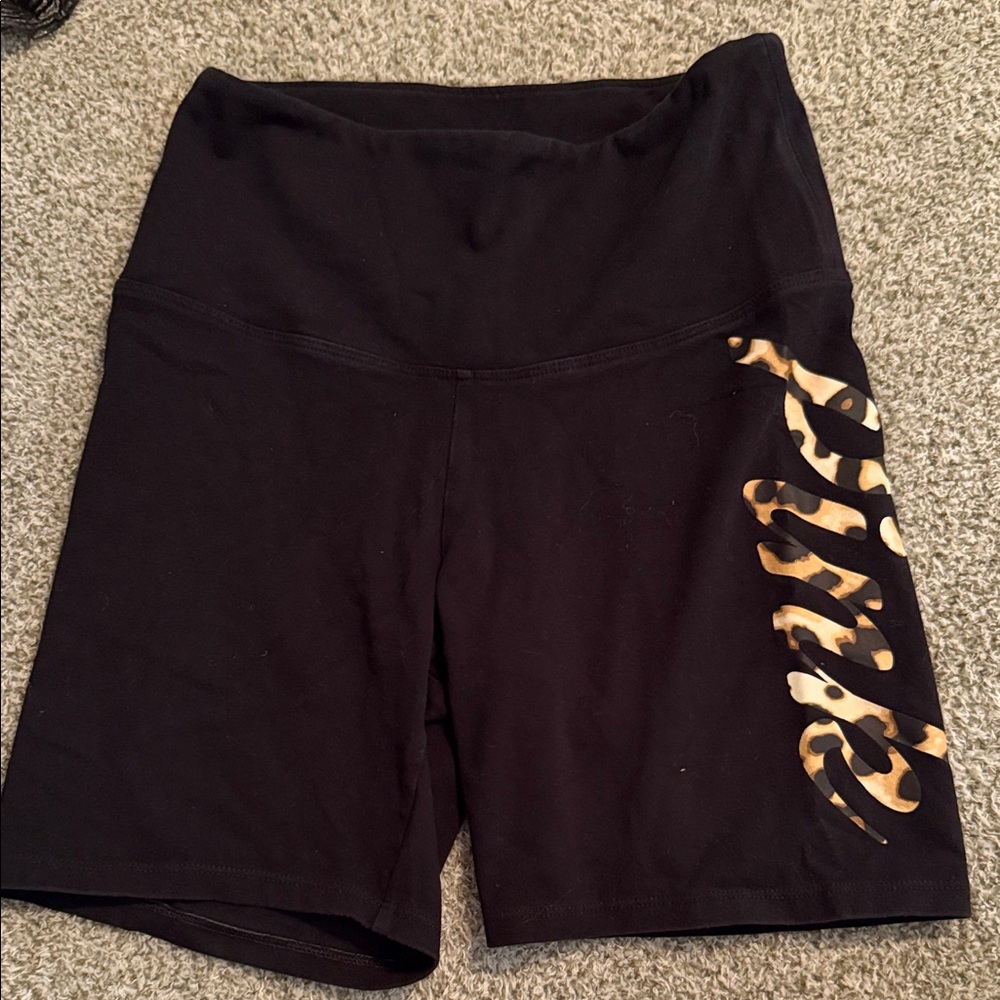 Pink Women's cheetah print Bike Shorts